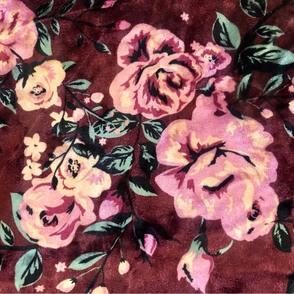 🌼 Self Esteem Burgundy Floral Velvet Ruffle Sleeve Top 1X - Picture 4 of 6